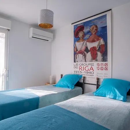 Апартаменты Spacious Apartment With Balcony And Swimming Pool