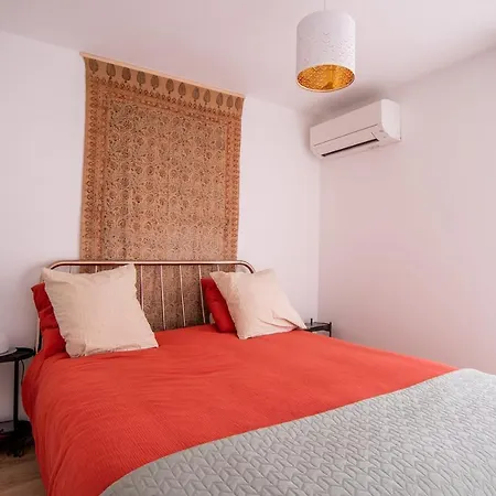 Spacious Apartment With Balcony And Swimming Pool * Йер