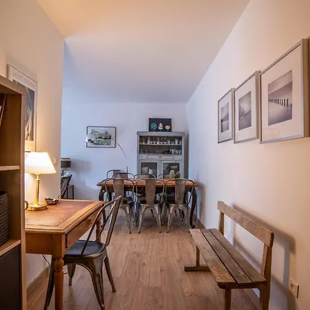 Апартаменты Spacious Apartment With Balcony And Swimming Pool Йер